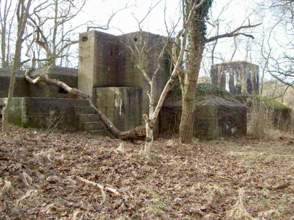 Festung IJmuiden-Fortified-entrance-(Walzkörpersperre)