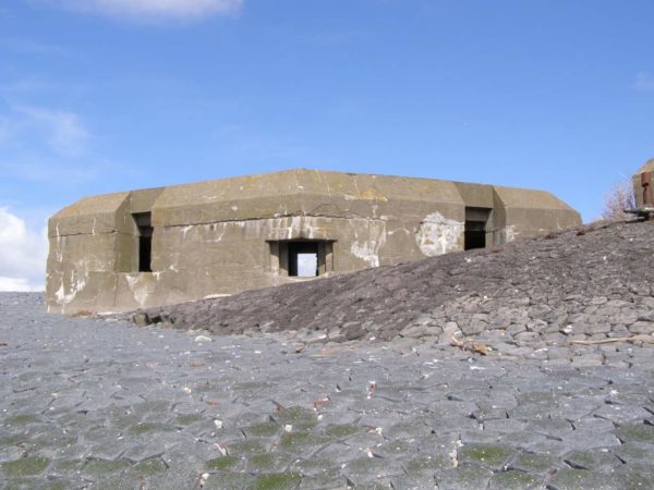 Festung IJmuiden-V191-Depth-charge-thrower