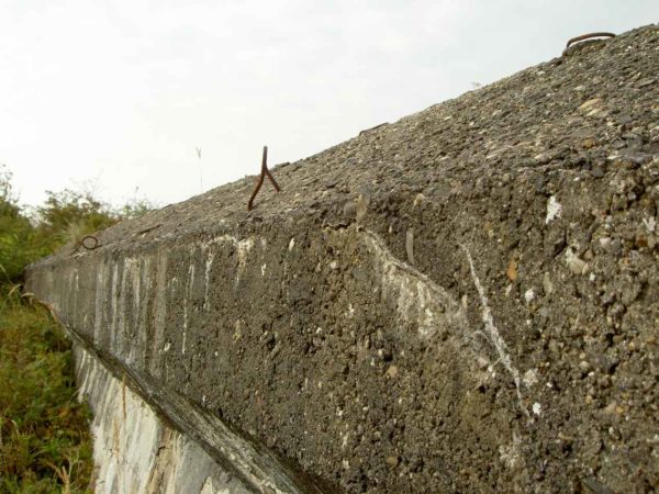 Anti-tank-wall